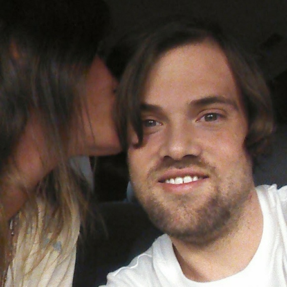 Your posher, Angie 😊🌈 - Picture 3 of 6